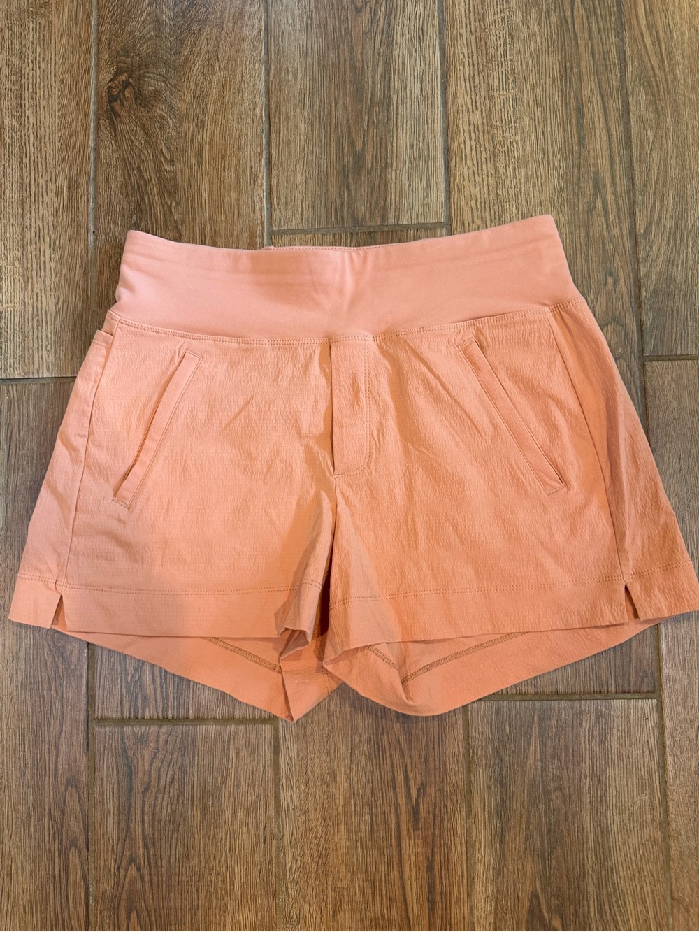 Athleta Women’s Trekkie Orange Shorts Pockets Pull On 3.5” Inseam Size 4